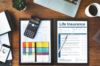 Comparing Term and Whole Life Insurance: Which is Right for You?